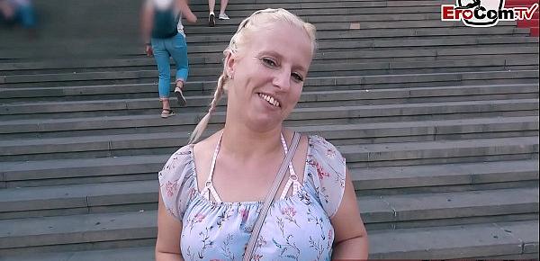  Deutsches Normales Mädchen hat Blinddate EroCom Date mit hänge titten und wird abgeschleppt und gefickt